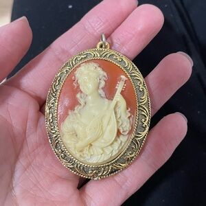 vintage Corday cameo solid perfume locket pendant